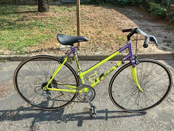 bicicletta cicloturismo donna