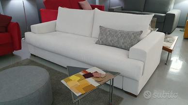Divano letto nuovo di esposizione