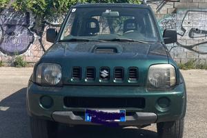 Jimny Suzuki 1500 con gancio traino