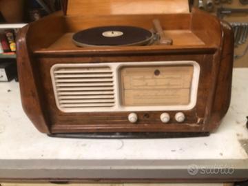 Radio  giradischi antico