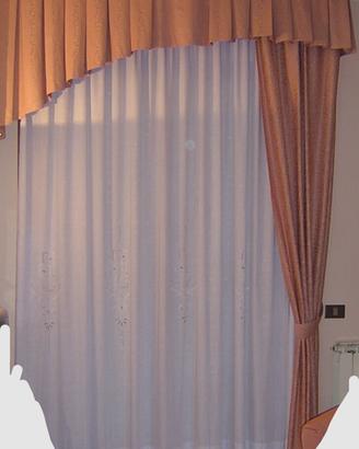 Calate laterali di due tende