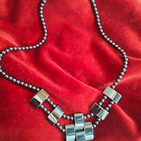 collana di pietra ematite