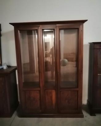 vetrina in arte povera fiorentona