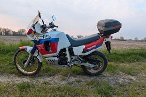 Honda africa twin 750