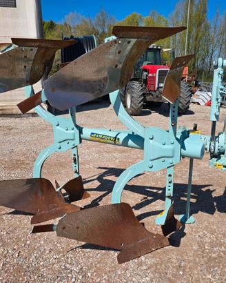 Aratro bivomere samadoval