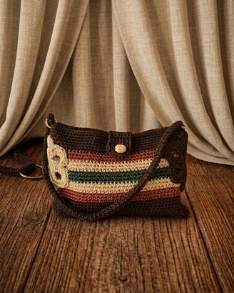 Borsa a tracolla fatta a mano ad uncinetto 