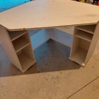 scrivania angolare in legno