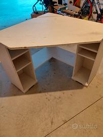 scrivania angolare in legno