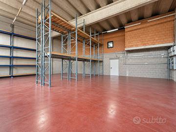 Immobile di 388 m² con più di 5 locali a Vercelli