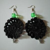 orecchini realizzati a uncinetto 