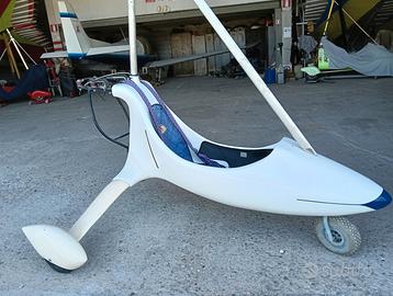 Carrello deltaplano a motore