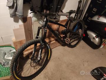 track slash 8 