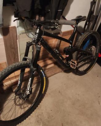 track slash 8 
