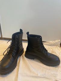 Scarponcini Levi’s neri – Pari al nuovo – 20€