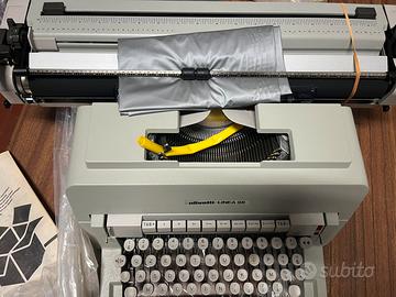 Macchina da scrivere olivetti vintage