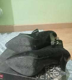 Stivaletto ankle boots . Vera pelle.