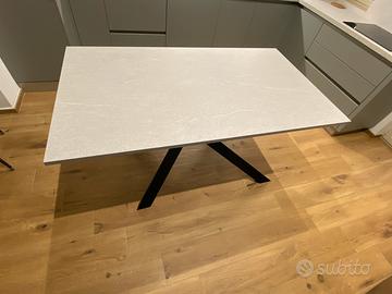 Tavolo da cicina / salone