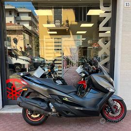 Suzuki Burgman 400, molto ben tenuto, 12 mesi gara