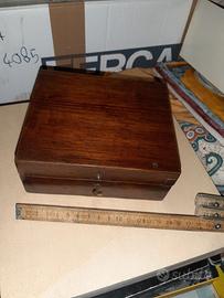 Vecchia cassetta in legno cm 15