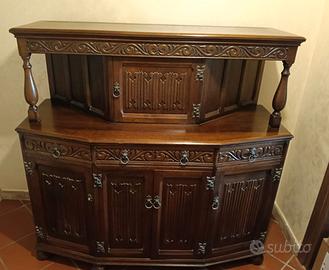 CREDENZA STILE NEOGOTICO-TUDOR
