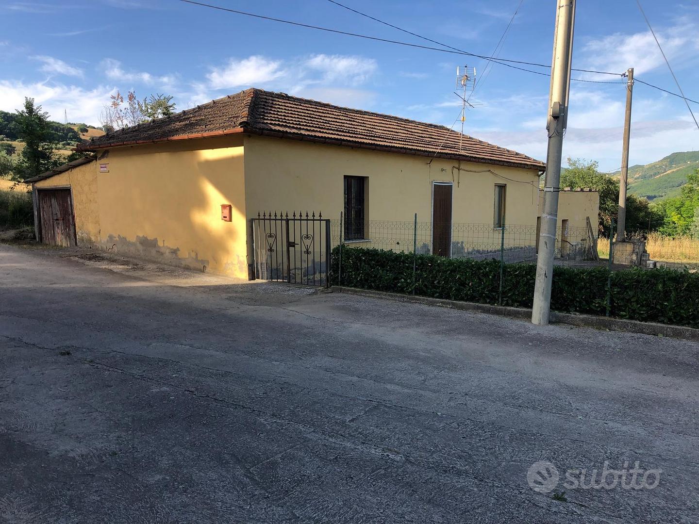 Casolare di campagna con uliveto in Ariano irpino - Vista 3