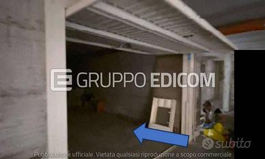 Garage, Pavia.