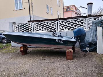 cofano Dese con motore Yamaha 40 50 4 tempi 