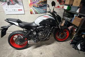 YAMAHA MT-07