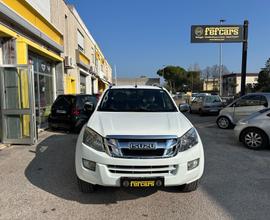 Isuzu D-Max 2.5 Space Cab Solar A/T 4WD