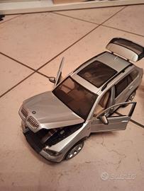 Modellino Burago BMW X5 in scala da 1/19