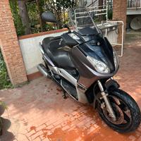 Xmax 250 gomme nuove