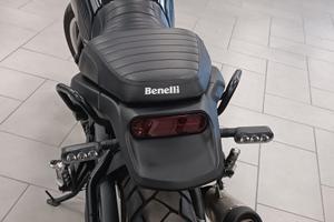benelli Leoncino 500 trial