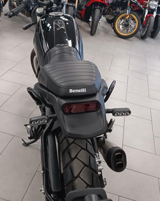 benelli Leoncino 500 trial