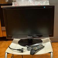 Televisore 22’ come nuovo x cucina o camera