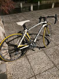 bici da corsa in carbonio