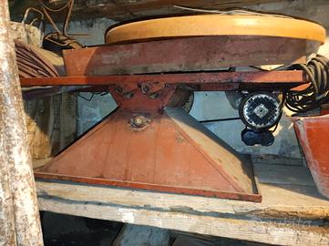 macchina per macinare l'uva 