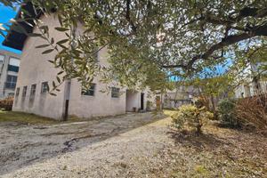 CASA SINGOLA con TERRENO, BOX DOPPIO, ecc