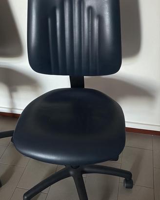 Poltroncine blu scure girevoli