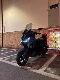 X Max 300