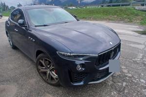 Maserati levante modena