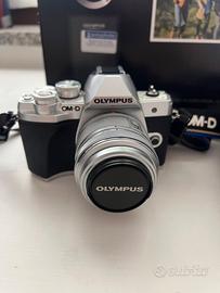 Olympus OM-D E-M10 Mark III + 2 obiettivi