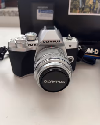 Olympus OM-D E-M10 Mark III + 2 obiettivi