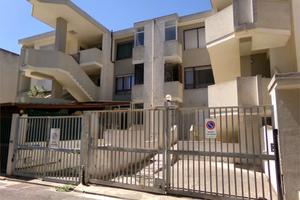 Trivano con cortile
