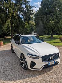 Volvo XC60 T6 plug in benzina super accessoriata