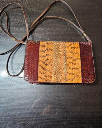 borsa di pitone, donna