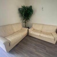 2 Divani in pelle color panna