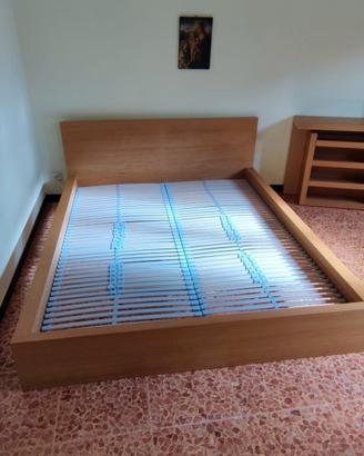 Letto matrimoniale IKEA in perfette condizioni