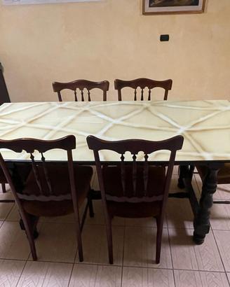 Tavolo da pranzo con 6 sedie in stile classico