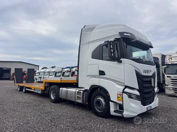 Iveco s way 490 e carrellone con rampe 2023