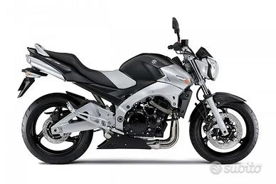 SUZUKI GSR 600 RICAMBI
